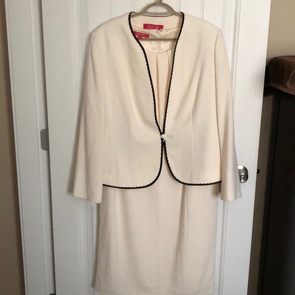 NEW: Cream sleeveless dress & jacket - Picture 1 of 5